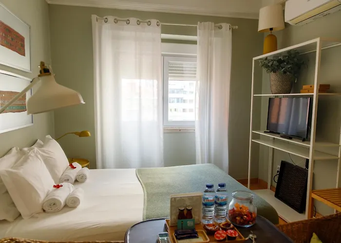 奥昆托埃斯奎尔多旅馆 公寓 *